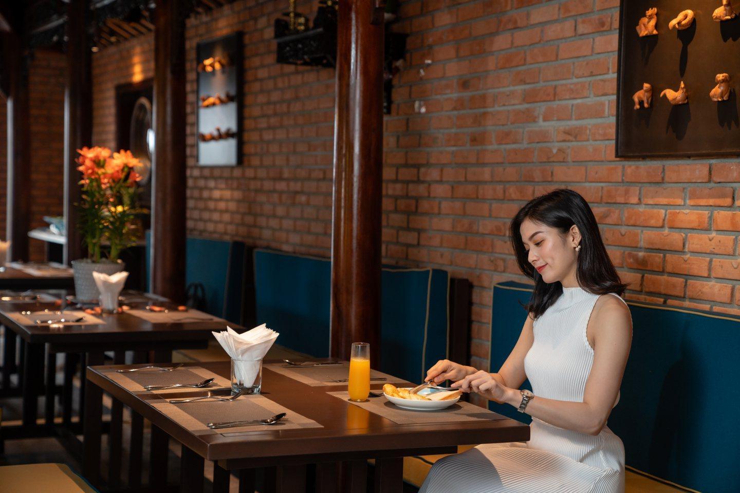 Khách sạn De An 4*